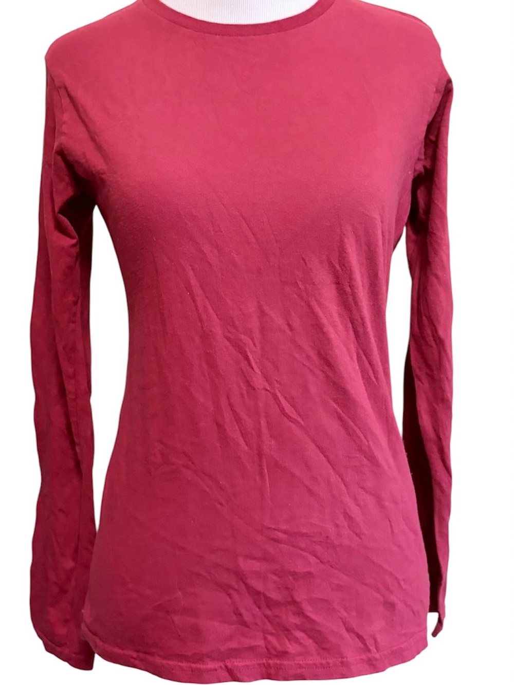 Anvil small Women's Classic Red Long-Sleeve Crewneck Cotton Tee